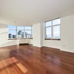 Rent 5 bedroom apartment of 371 m² in New York