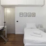 Rent 2 bedroom apartment of 85 m² in milan