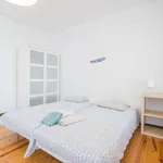 Rent a room of 150 m² in lisbon