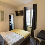 Miete 4 Schlafzimmer wohnung in Frankfurt