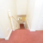 Rent 4 bedroom house in Wakefield