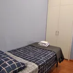 Rent 4 bedroom apartment in Barcelona