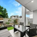 Rent 3 bedroom house in Robina