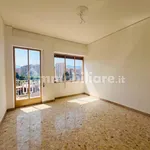 Affitto 5 camera appartamento di 138 m² in Palermo