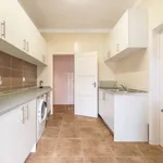 Rent a room of 103 m² in lisbon