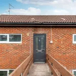 Flat to rent in Longland Way, High Wycombe HP12