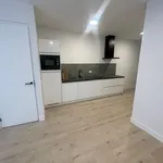 Huur 4 slaapkamer appartement van 90 m² in Zeeheldenbuurt