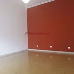 Affitto 4 camera appartamento di 151 m² in Palermo