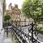 Rent 2 bedroom apartment of 990 m² in London