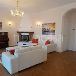 Rent 6 bedroom house of 250 m² in Villa Cortese