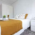 Rent a room of 125 m² in valencia