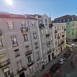 Rent a room of 60 m² in lisbon