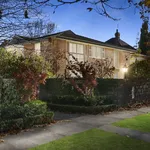 Rent 3 bedroom apartment in Toorak