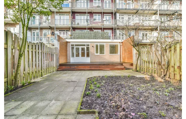 Huur 4 slaapkamer appartement van 162 m² in Amsterdam