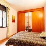 Rent 4 bedroom apartment in Barcelona