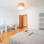 Rent a room of 150 m² in lisbon