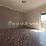 Affitto 3 camera appartamento di 84 m² in Catania