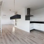 Huur 3 slaapkamer huis van 145 m² in Almere