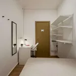 Rent a room of 110 m² in barcelona