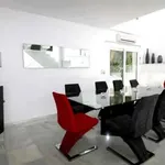 Rent 4 bedroom house of 240 m² in Marbella