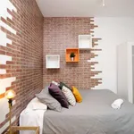 Rent a room of 460 m² in barcelona