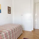 Rent a room of 100 m² in madrid