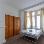 Rent 2 bedroom flat in Wales