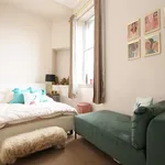 Rent 3 bedroom flat in Glasgow  West