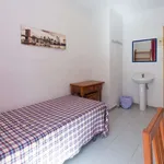 Rent a room of 300 m² in granada