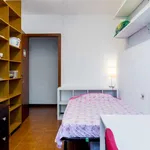 Rent a room of 100 m² in milan