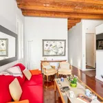 Rent 3 bedroom apartment in barcelona