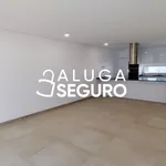 Rent 4 bedroom apartment of 181 m² in Setúbal