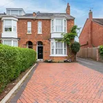 Rent 5 bedroom house in Warwick