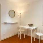 Rent 1 bedroom apartment of 35 m² in lisbon