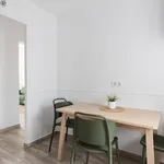 Rent 3 bedroom apartment in Madrid