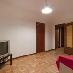 Rent a room of 120 m² in madrid