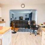 Rent 3 bedroom apartment in 85