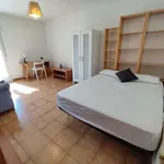 Rent a room of 95 m² in Madrid