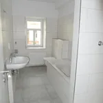 Frisch renovierte 3-Zimmer-Wohnung mit geräumiger Küche, neuem Bad m. Wanne & Dusche * sep. Eingang