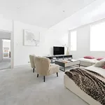 Rent 3 bedroom apartment of 211 m² in London