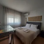 Rent 3 bedroom apartment in Porto