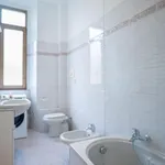 Rent 4 bedroom apartment in Milan