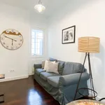 Rent a room of 210 m² in lisbon