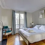 Rent 2 bedroom apartment of 646 m² in Paris