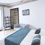 Rent 5 bedroom apartment in Paris