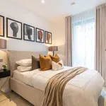 Rent 2 bedroom apartment of 750 m² in London