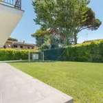 Rent 8 bedroom house of 320 m² in Roma