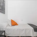 Rent 4 bedroom apartment in Valencia