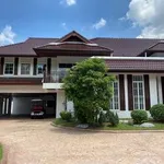 Rent 6 bedroom house of 900 m² in Bangkok