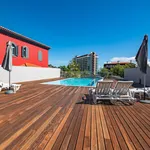 Rent 4 bedroom house of 250 m² in Funchal